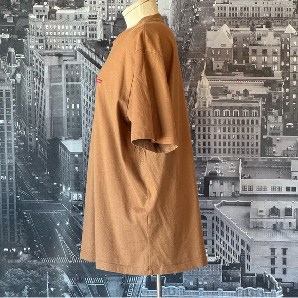 🎯SOLD🎯 Supreme Small Box Logo Short Sleeve Tee - Picture 4 of 12